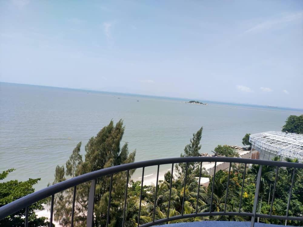 Beachfront Full Sea Penang ทานจุงบุงาห์ ภายนอก รูปภาพ