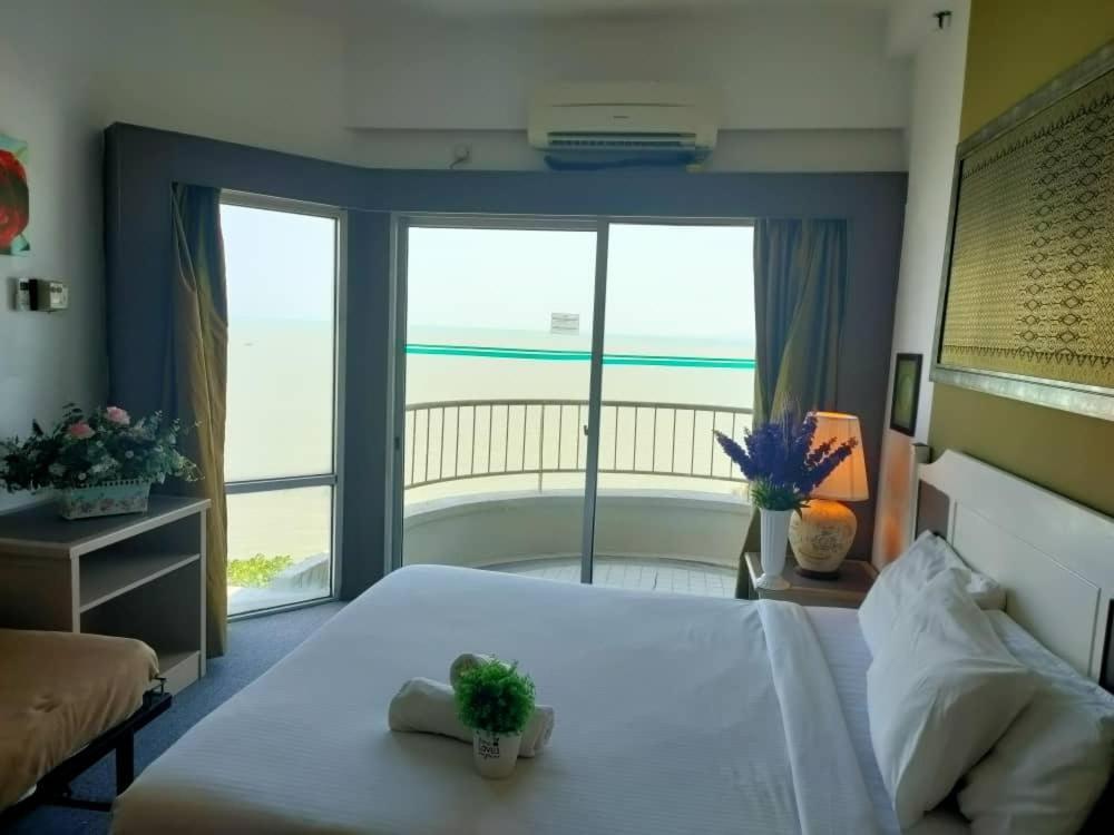 Beachfront Full Sea Penang ทานจุงบุงาห์ ภายนอก รูปภาพ